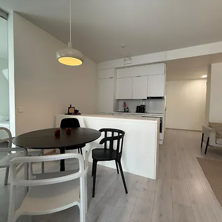Stylish, Modern Situated In The Lägenhet